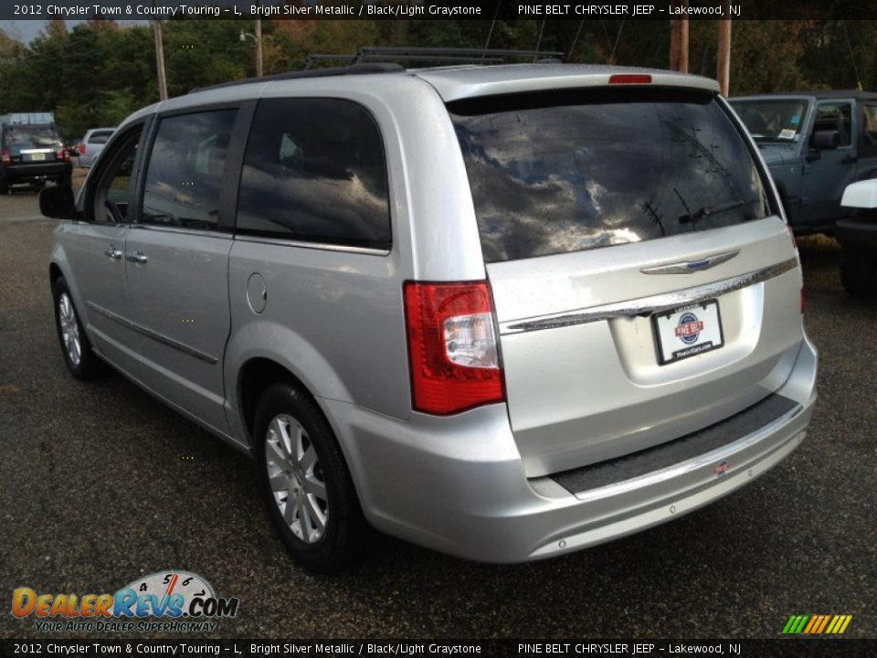 2012 Chrysler Town & Country Touring - L Bright Silver Metallic / Black/Light Graystone Photo #11
