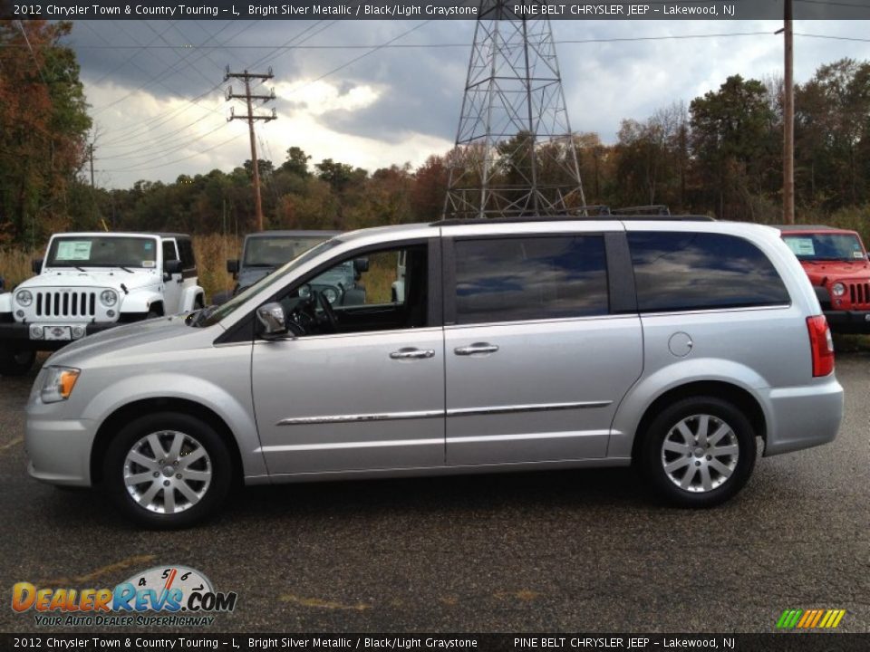2012 Chrysler Town & Country Touring - L Bright Silver Metallic / Black/Light Graystone Photo #12