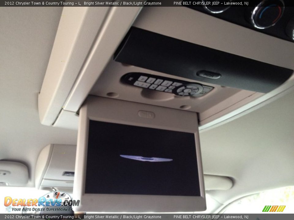 2012 Chrysler Town & Country Touring - L Bright Silver Metallic / Black/Light Graystone Photo #14