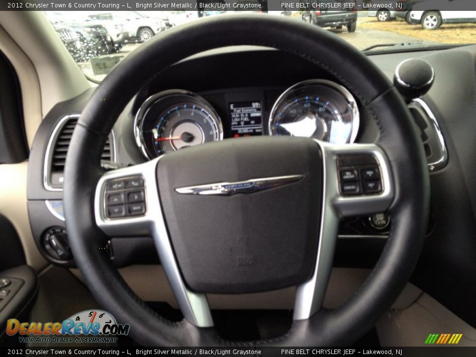 2012 Chrysler Town & Country Touring - L Bright Silver Metallic / Black/Light Graystone Photo #16
