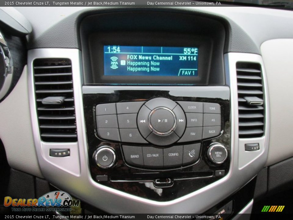 Controls of 2015 Chevrolet Cruze LT Photo #16