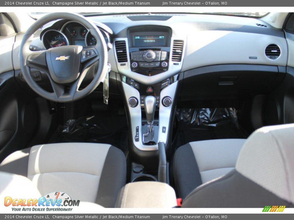 2014 Chevrolet Cruze LS Champagne Silver Metallic / Jet Black/Medium Titanium Photo #10