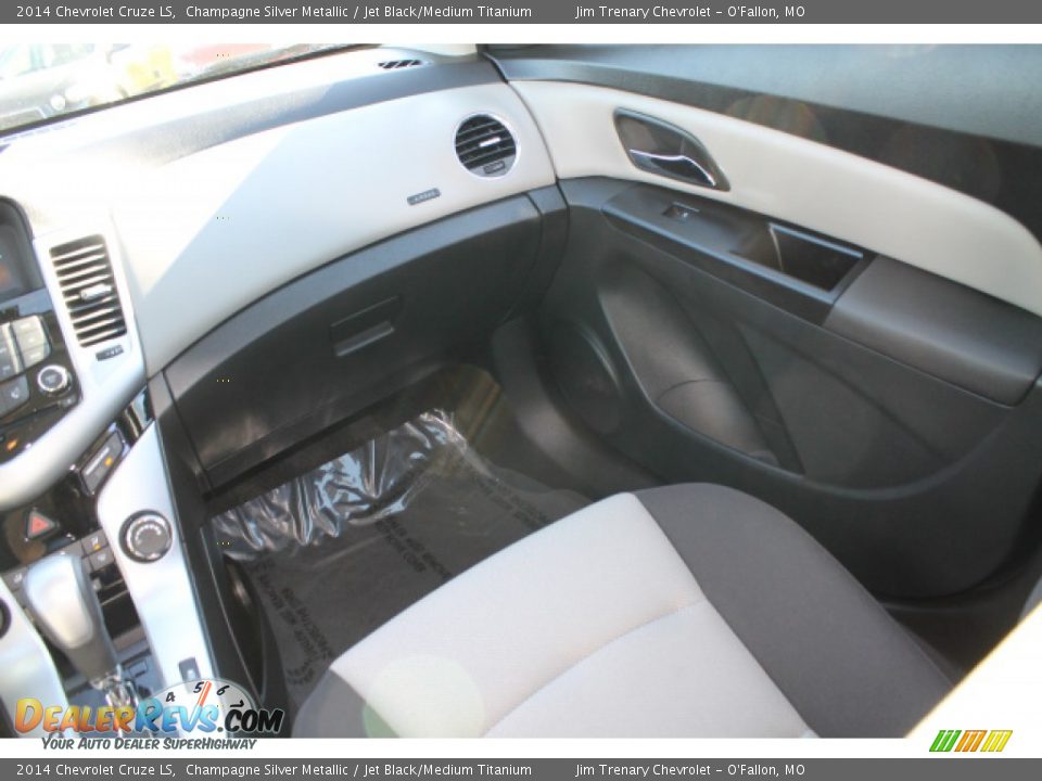2014 Chevrolet Cruze LS Champagne Silver Metallic / Jet Black/Medium Titanium Photo #13