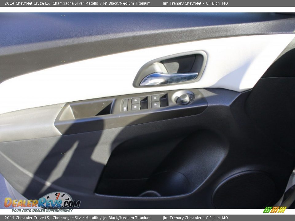 2014 Chevrolet Cruze LS Champagne Silver Metallic / Jet Black/Medium Titanium Photo #15