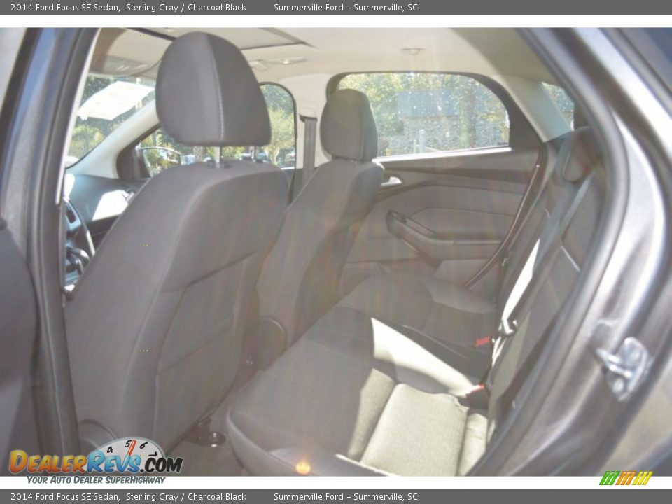 2014 Ford Focus SE Sedan Sterling Gray / Charcoal Black Photo #10