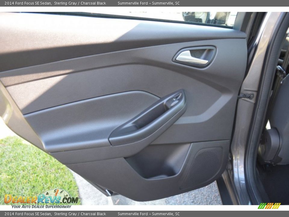 2014 Ford Focus SE Sedan Sterling Gray / Charcoal Black Photo #11