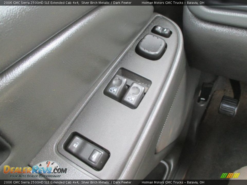 2006 GMC Sierra 2500HD SLE Extended Cab 4x4 Silver Birch Metallic / Dark Pewter Photo #13