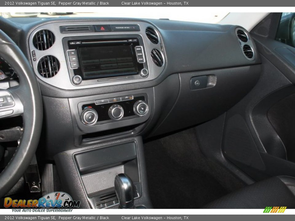 2012 Volkswagen Tiguan SE Pepper Gray Metallic / Black Photo #17