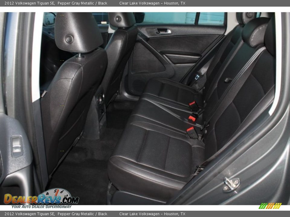 2012 Volkswagen Tiguan SE Pepper Gray Metallic / Black Photo #32