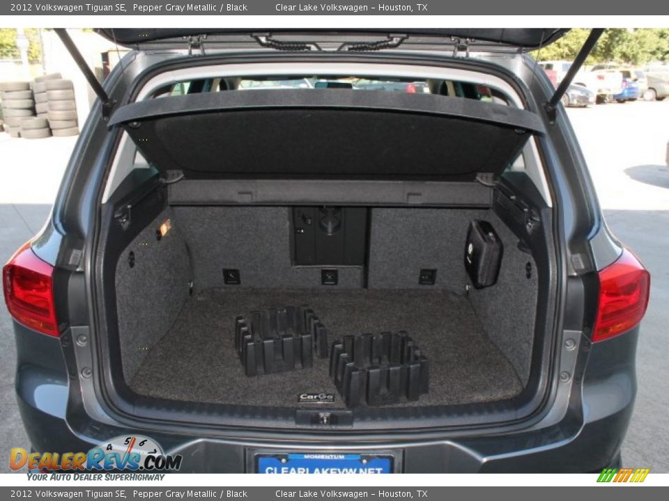 2012 Volkswagen Tiguan SE Pepper Gray Metallic / Black Photo #33