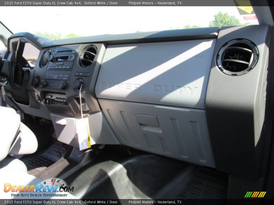 2015 Ford F250 Super Duty XL Crew Cab 4x4 Oxford White / Steel Photo #18