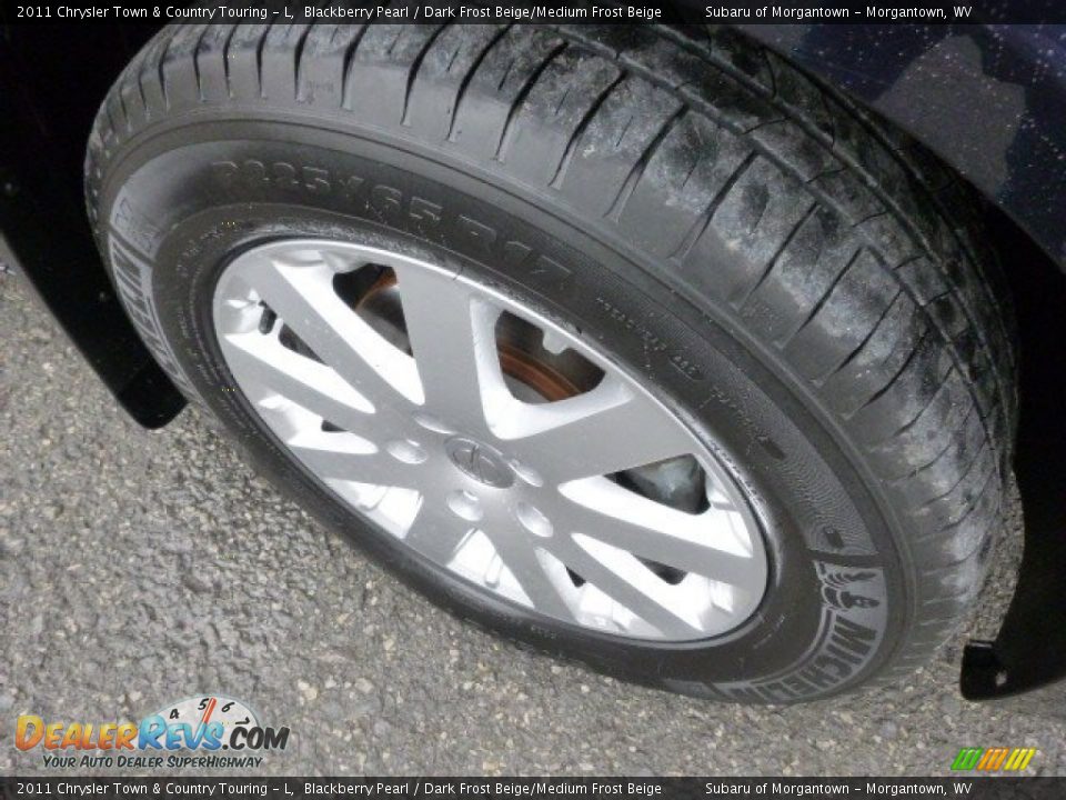 2011 Chrysler Town & Country Touring - L Blackberry Pearl / Dark Frost Beige/Medium Frost Beige Photo #11