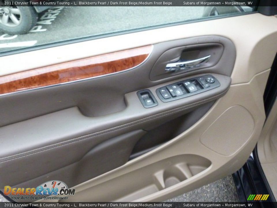 2011 Chrysler Town & Country Touring - L Blackberry Pearl / Dark Frost Beige/Medium Frost Beige Photo #19