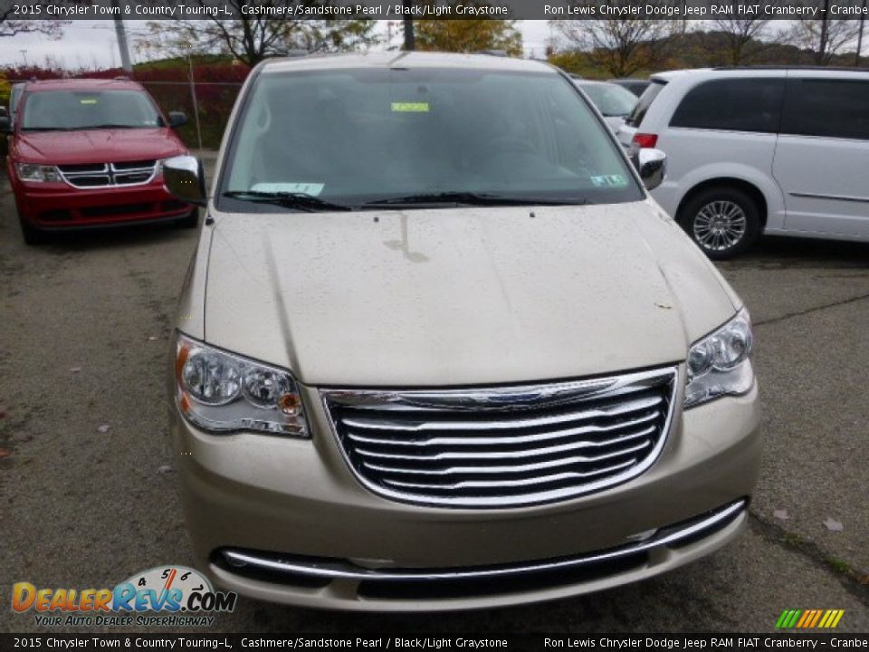 2015 Chrysler Town & Country Touring-L Cashmere/Sandstone Pearl / Black/Light Graystone Photo #3