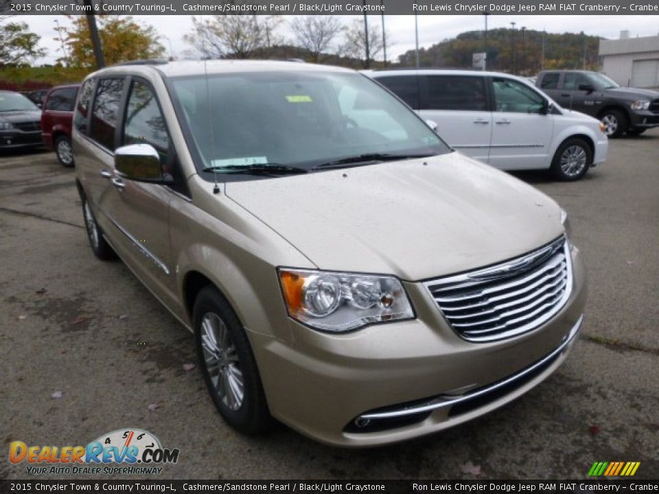 2015 Chrysler Town & Country Touring-L Cashmere/Sandstone Pearl / Black/Light Graystone Photo #4