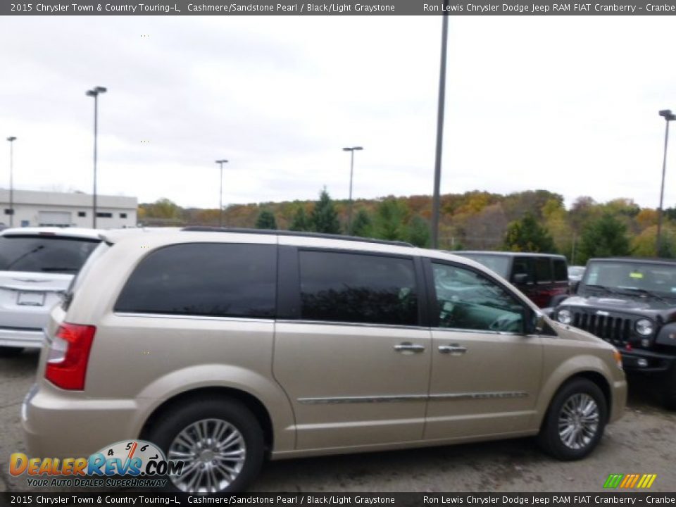 2015 Chrysler Town & Country Touring-L Cashmere/Sandstone Pearl / Black/Light Graystone Photo #5