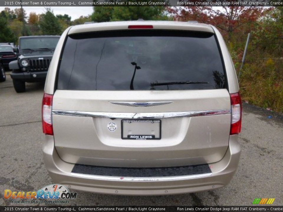 2015 Chrysler Town & Country Touring-L Cashmere/Sandstone Pearl / Black/Light Graystone Photo #7
