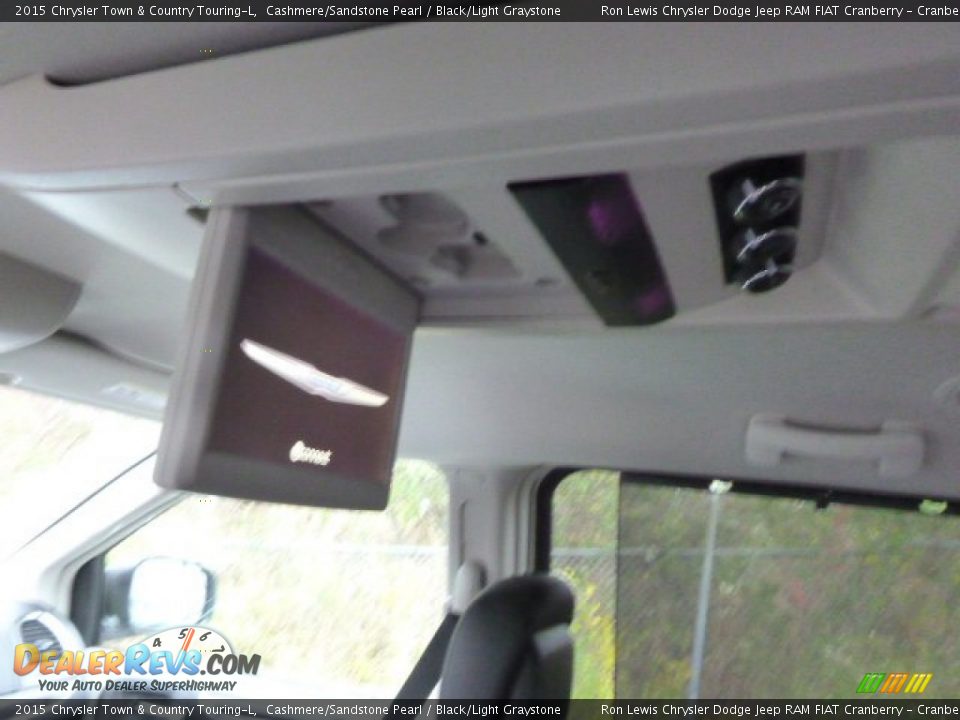 2015 Chrysler Town & Country Touring-L Cashmere/Sandstone Pearl / Black/Light Graystone Photo #14