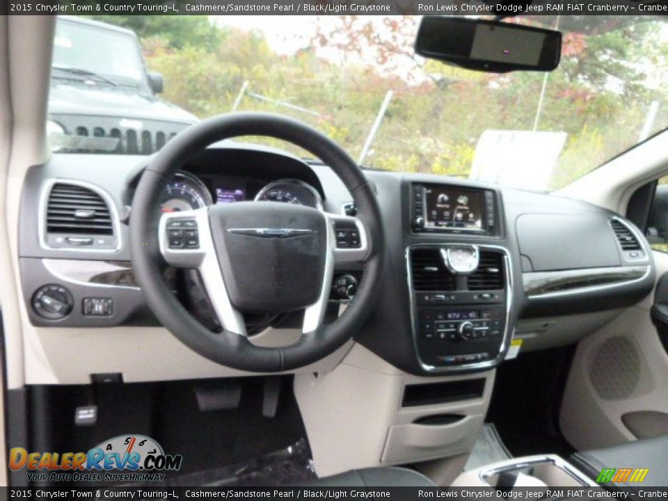 2015 Chrysler Town & Country Touring-L Cashmere/Sandstone Pearl / Black/Light Graystone Photo #15