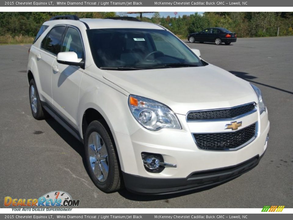Front 3/4 View of 2015 Chevrolet Equinox LT Photo #1