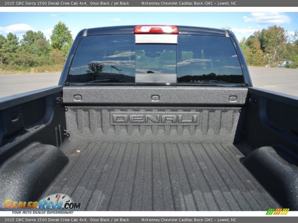 2015 GMC Sierra 1500 Denali Crew Cab 4x4 Onyx Black / Jet Black Photo #17