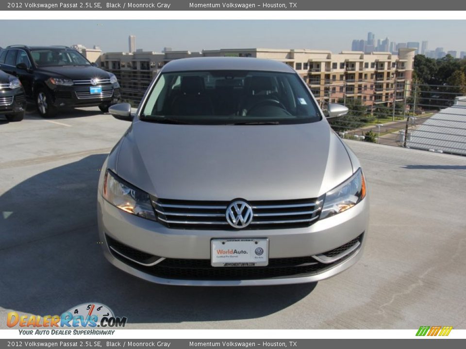 2012 Volkswagen Passat 2.5L SE Black / Moonrock Gray Photo #2