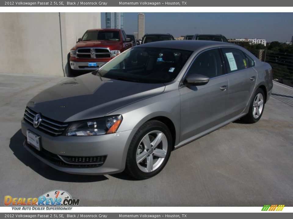 2012 Volkswagen Passat 2.5L SE Black / Moonrock Gray Photo #3