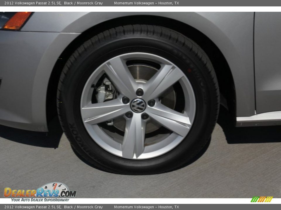 2012 Volkswagen Passat 2.5L SE Black / Moonrock Gray Photo #5