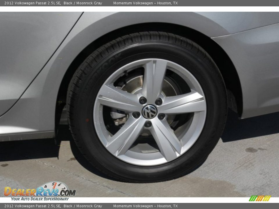 2012 Volkswagen Passat 2.5L SE Black / Moonrock Gray Photo #6