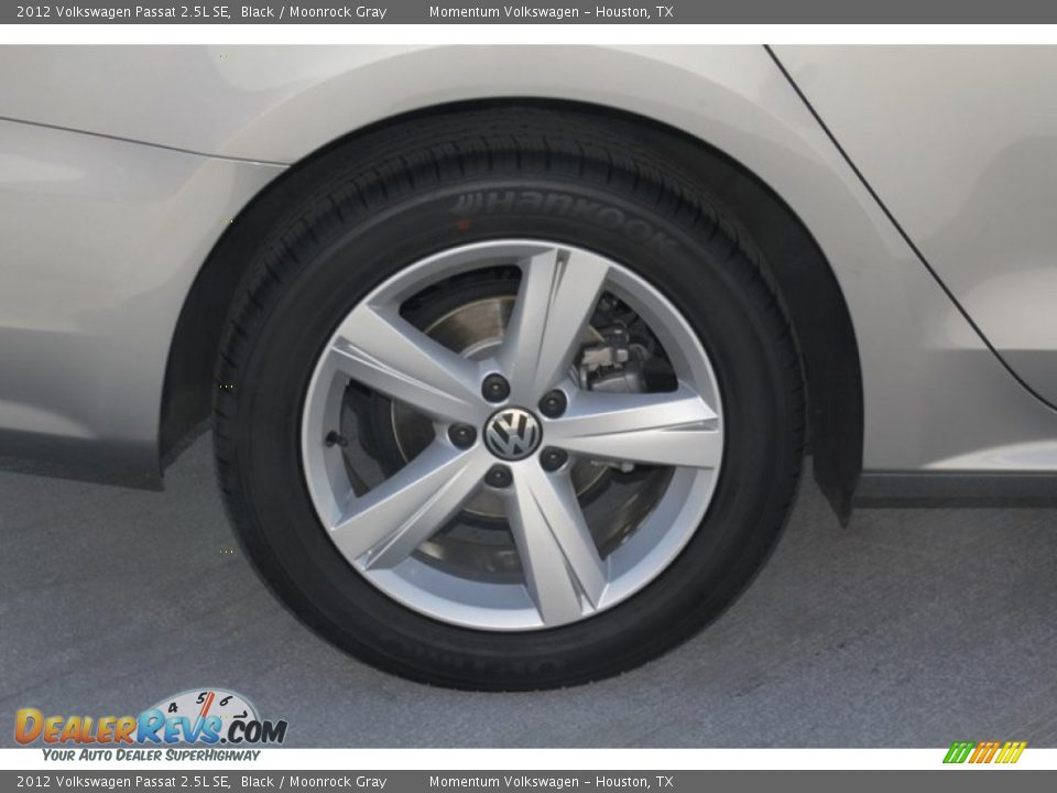 2012 Volkswagen Passat 2.5L SE Black / Moonrock Gray Photo #11