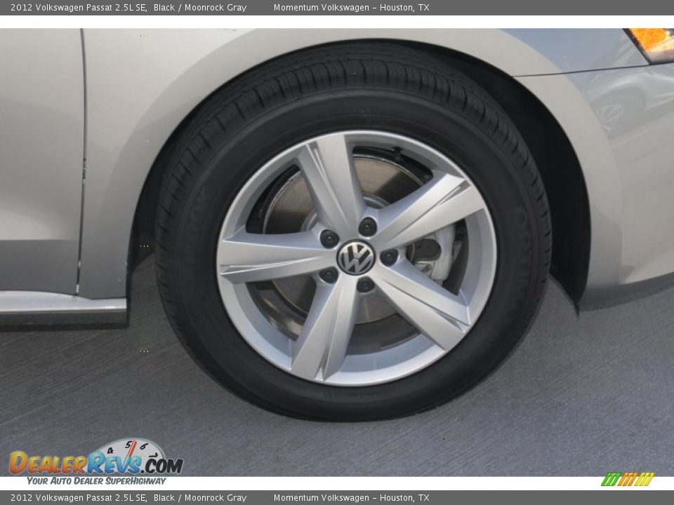 2012 Volkswagen Passat 2.5L SE Black / Moonrock Gray Photo #12
