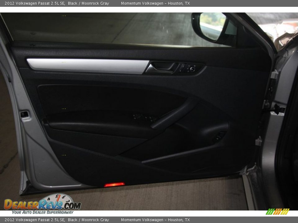 2012 Volkswagen Passat 2.5L SE Black / Moonrock Gray Photo #13