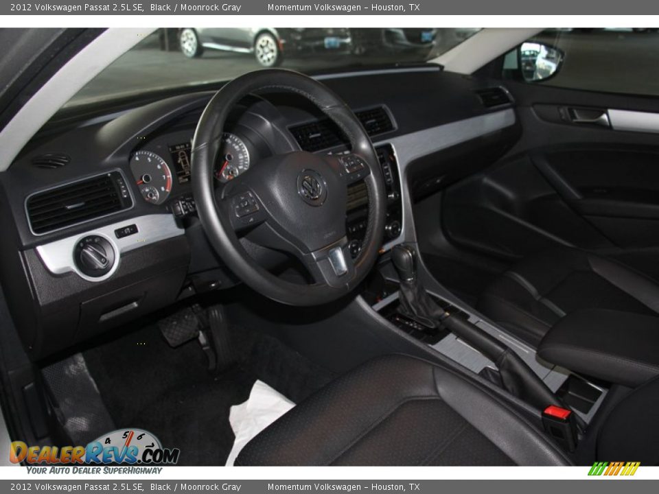 2012 Volkswagen Passat 2.5L SE Black / Moonrock Gray Photo #14