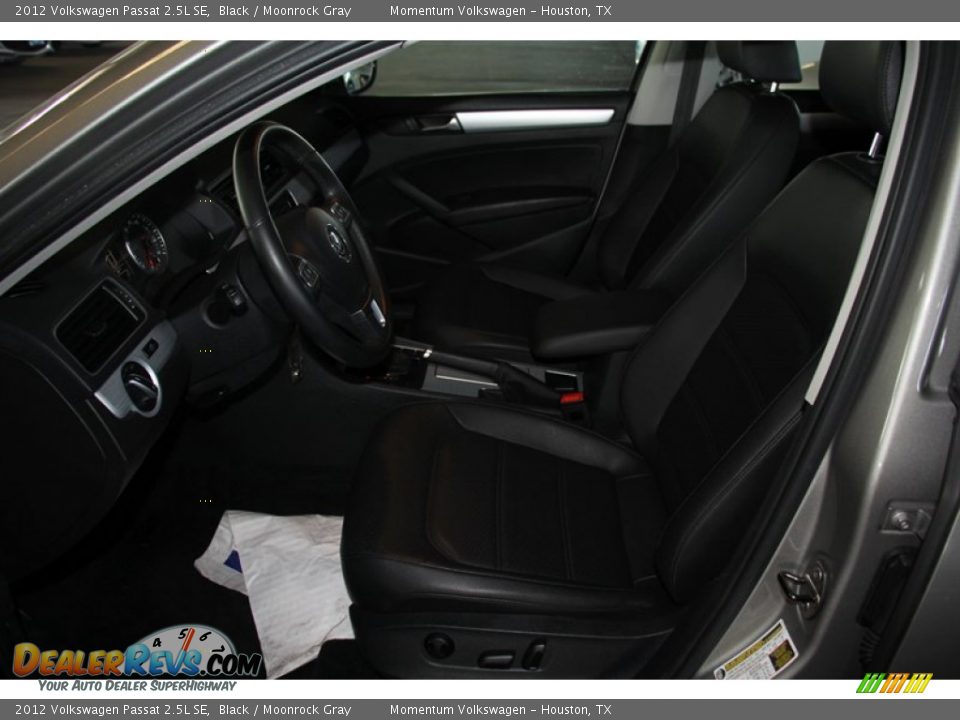 2012 Volkswagen Passat 2.5L SE Black / Moonrock Gray Photo #15