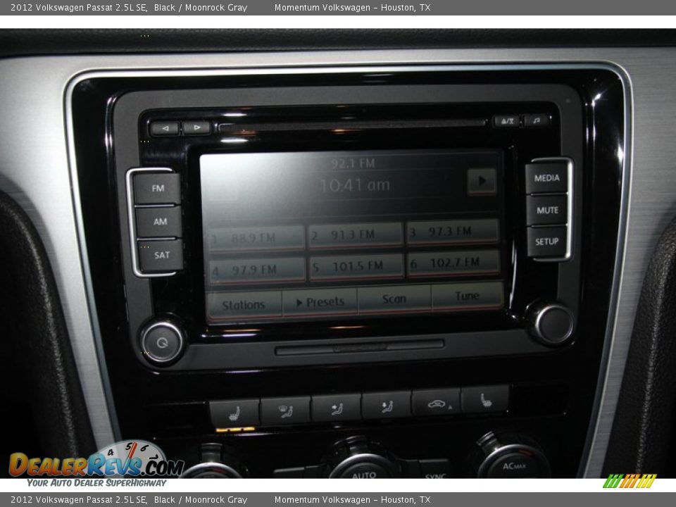 2012 Volkswagen Passat 2.5L SE Black / Moonrock Gray Photo #20