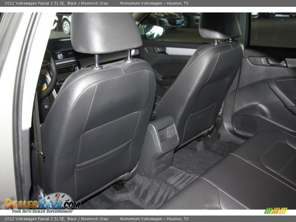 2012 Volkswagen Passat 2.5L SE Black / Moonrock Gray Photo #23