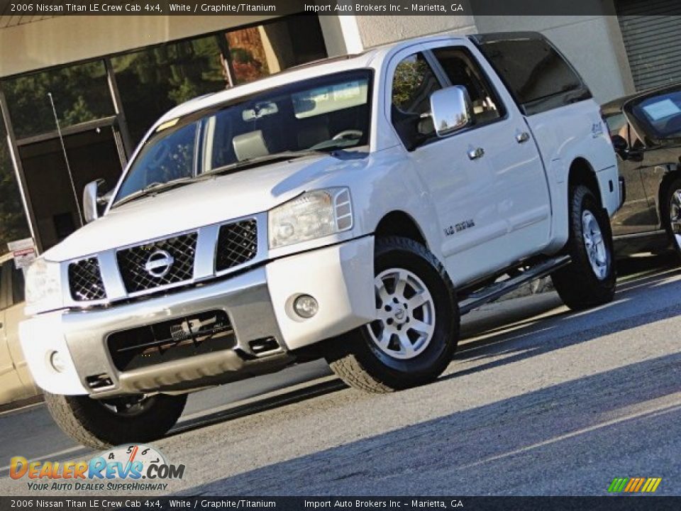 2006 Nissan Titan LE Crew Cab 4x4 White / Graphite/Titanium Photo #1