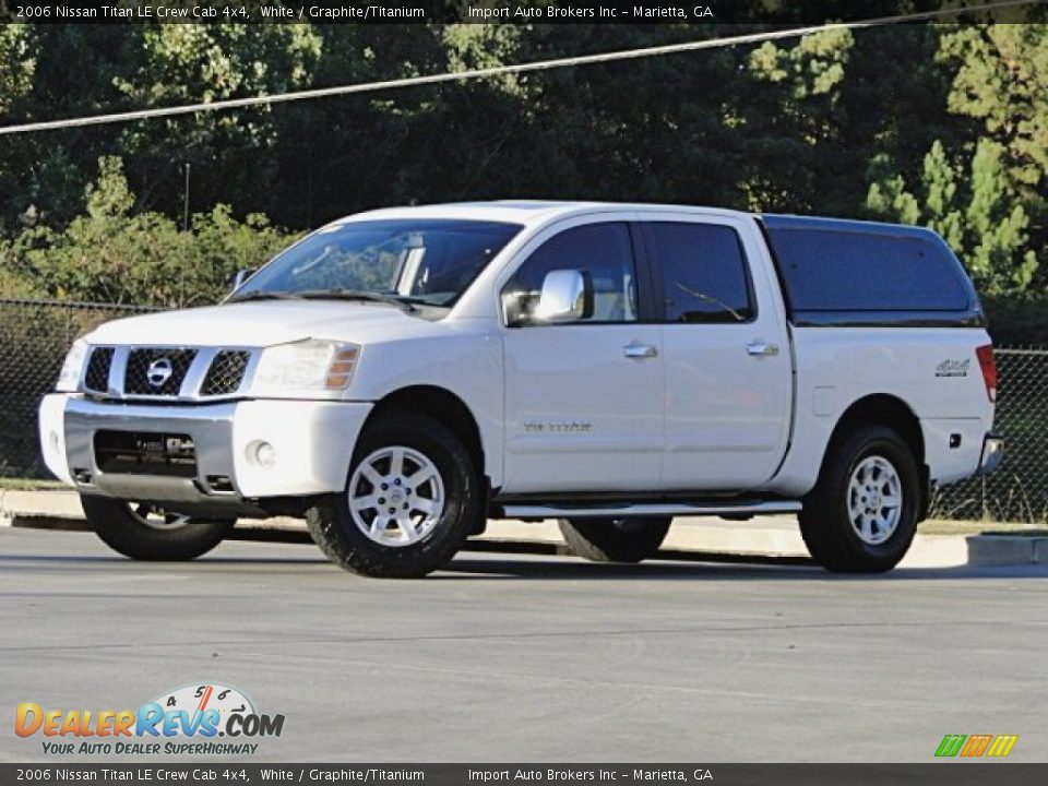 2006 Nissan Titan LE Crew Cab 4x4 White / Graphite/Titanium Photo #3