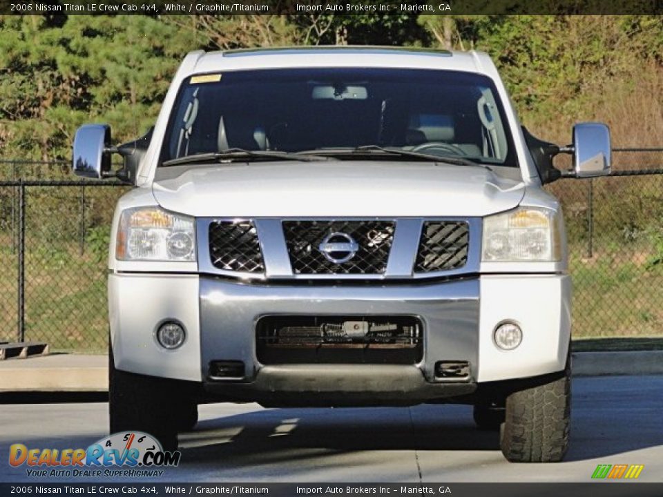 2006 Nissan Titan LE Crew Cab 4x4 White / Graphite/Titanium Photo #6