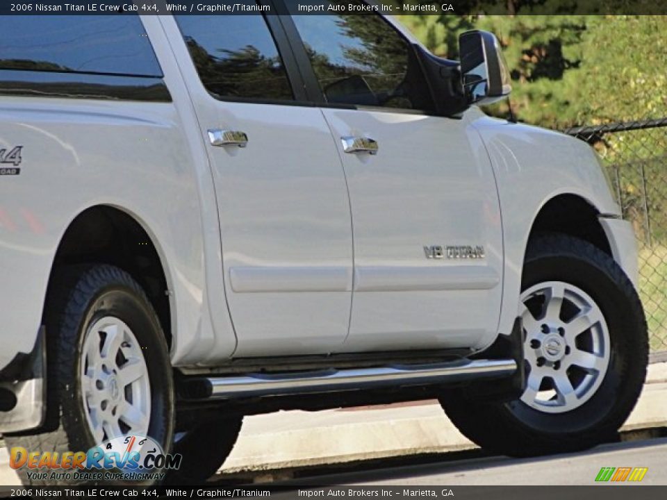 2006 Nissan Titan LE Crew Cab 4x4 White / Graphite/Titanium Photo #29