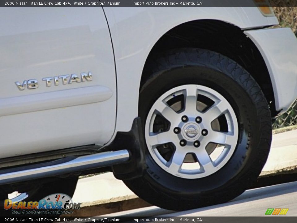 2006 Nissan Titan LE Crew Cab 4x4 White / Graphite/Titanium Photo #31