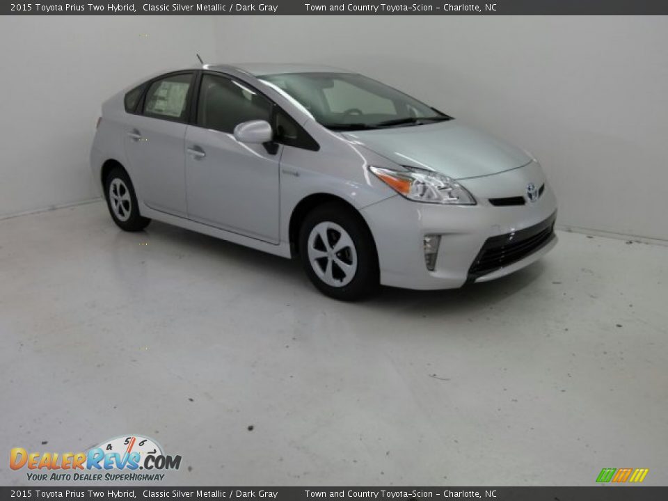Front 3/4 View of 2015 Toyota Prius Two Hybrid Photo #2
