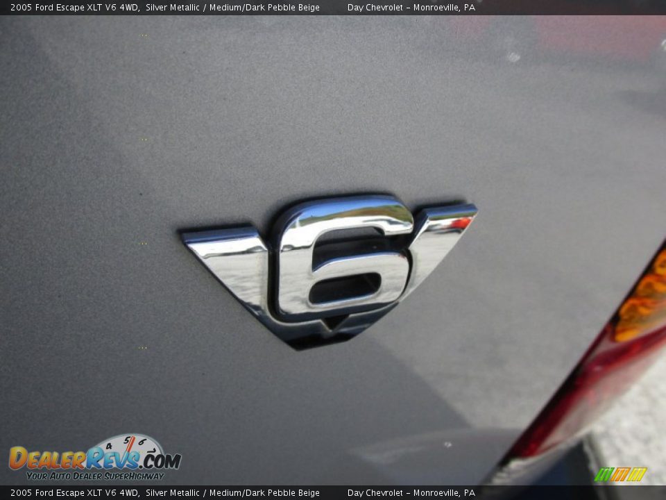 2005 Ford Escape XLT V6 4WD Silver Metallic / Medium/Dark Pebble Beige Photo #8