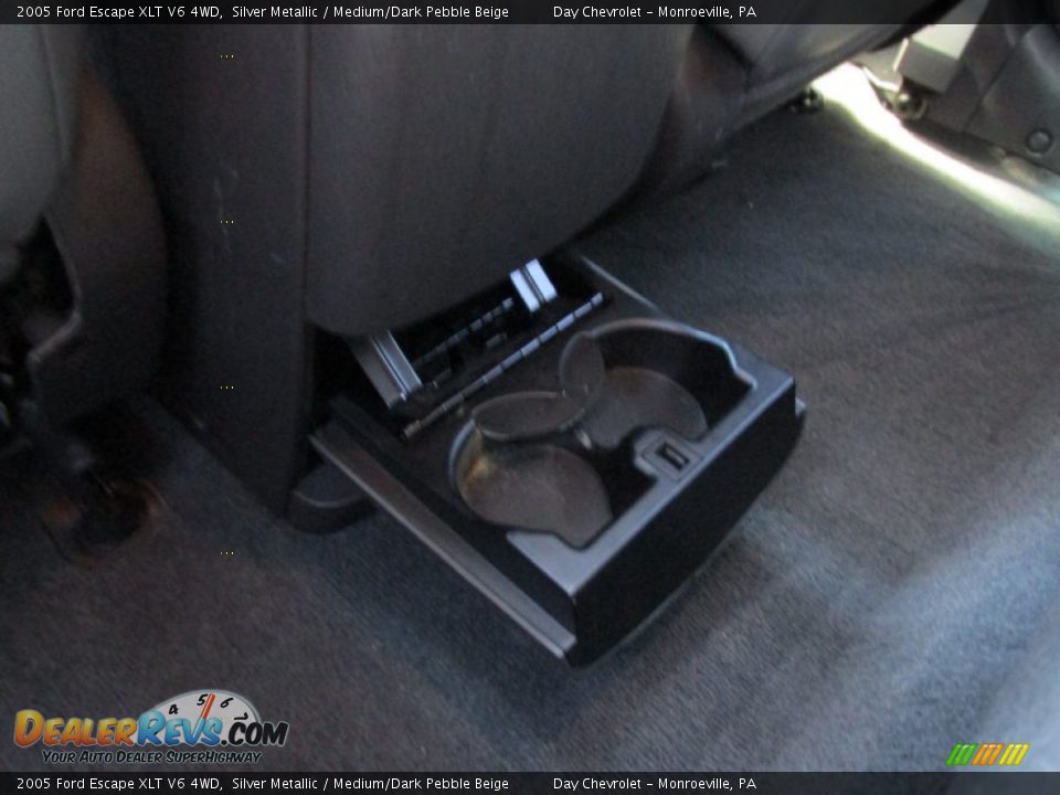 2005 Ford Escape XLT V6 4WD Silver Metallic / Medium/Dark Pebble Beige Photo #21