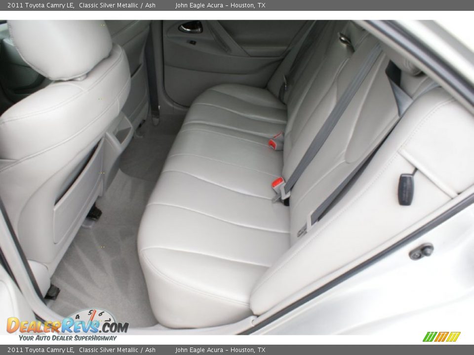 2011 Toyota Camry LE Classic Silver Metallic / Ash Photo #17