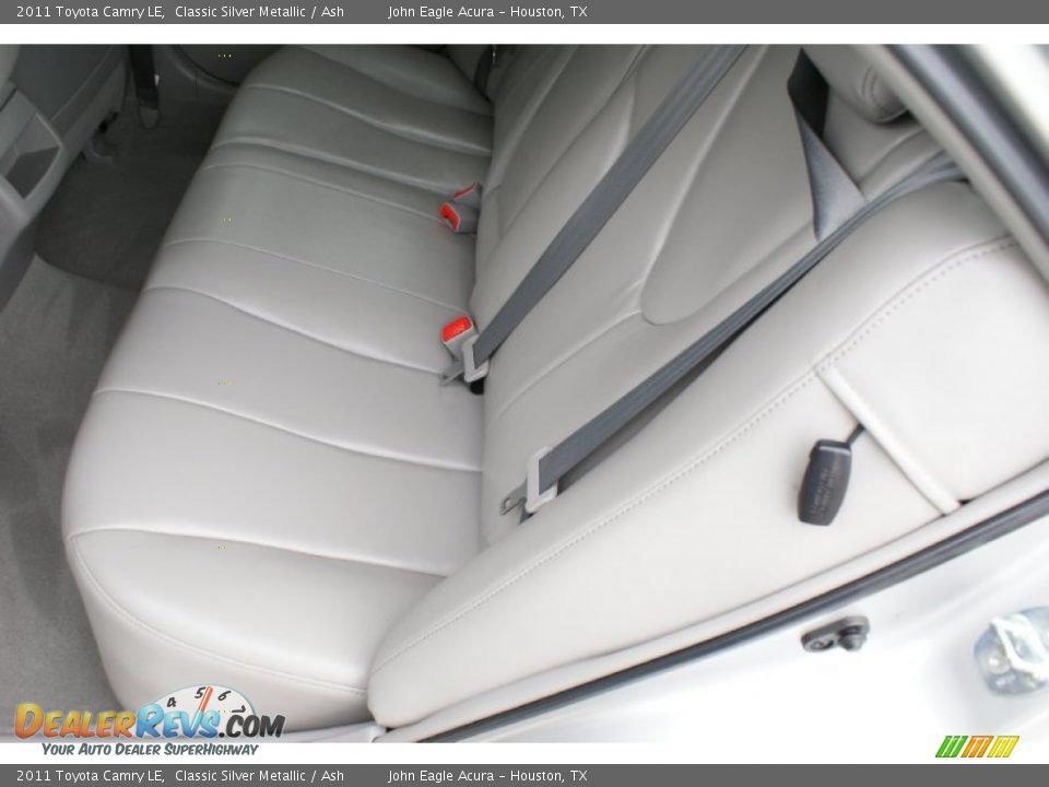 2011 Toyota Camry LE Classic Silver Metallic / Ash Photo #18