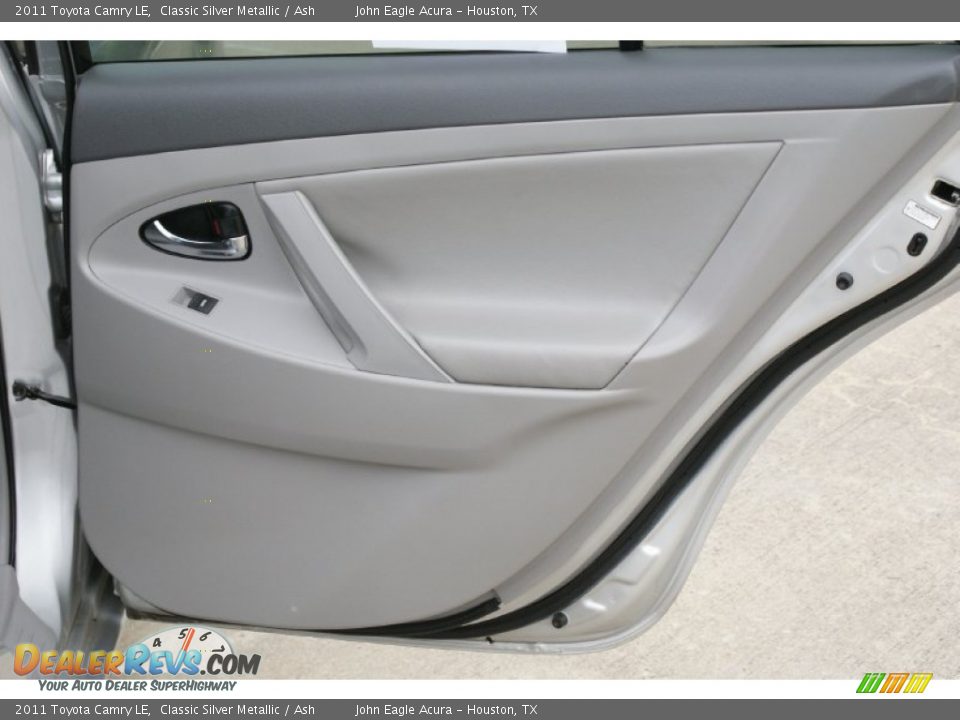 2011 Toyota Camry LE Classic Silver Metallic / Ash Photo #20
