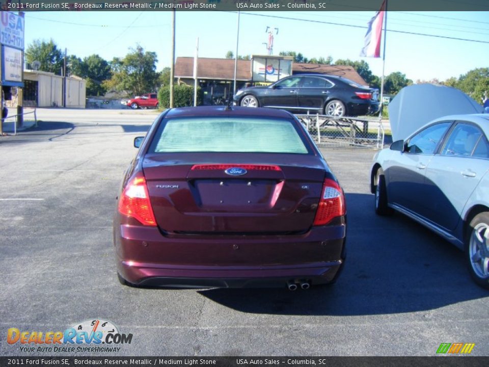 2011 Ford Fusion SE Bordeaux Reserve Metallic / Medium Light Stone Photo #3