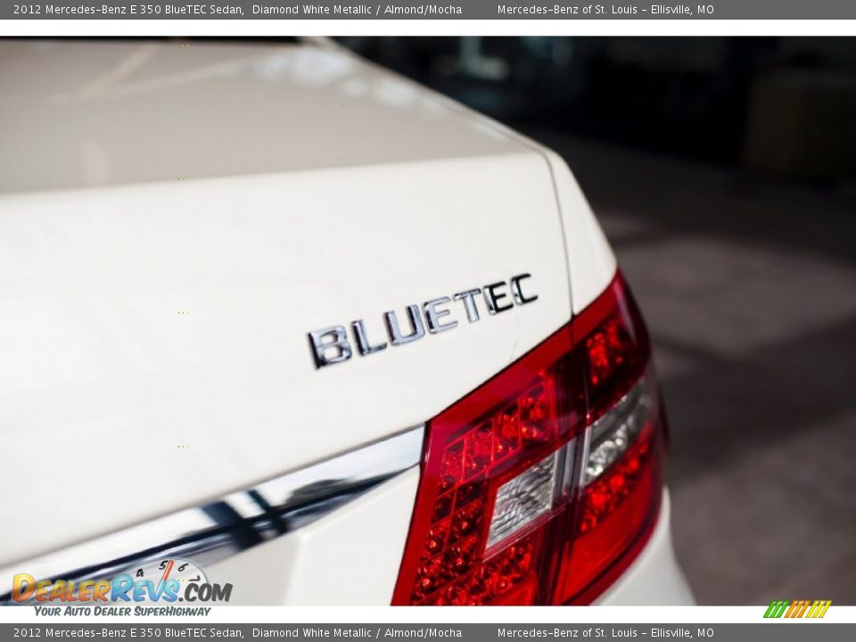 2012 Mercedes-Benz E 350 BlueTEC Sedan Diamond White Metallic / Almond/Mocha Photo #16
