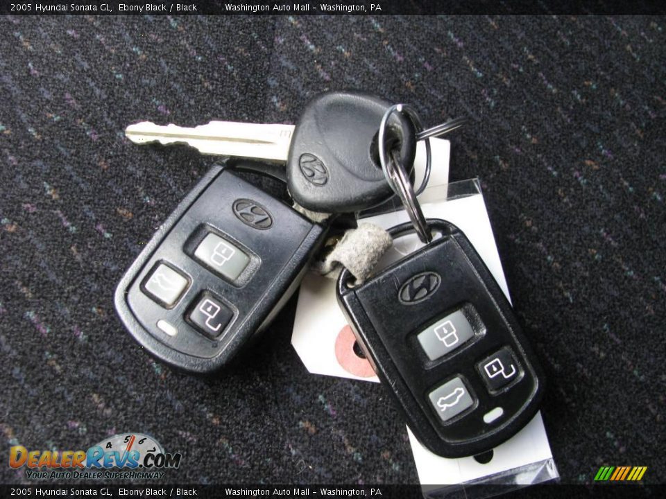 2005 Hyundai Sonata GL Ebony Black / Black Photo #17